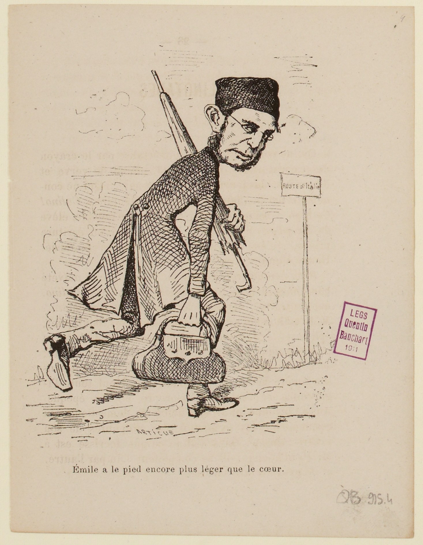 Ein Mann mit einer Waffe in einer Hand und einer Tasche in der anderen, der vor einer Tafel mit Text steht und entschlossen aussieht.