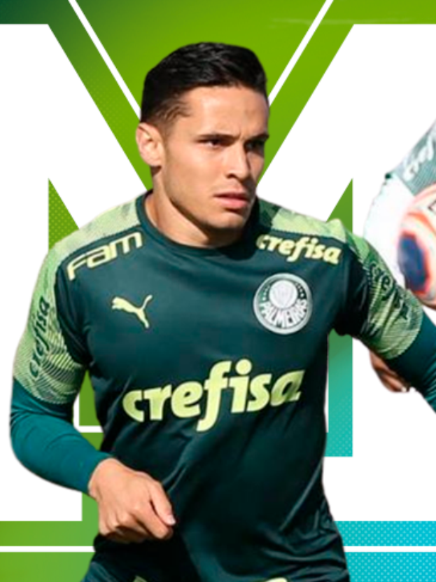 Ein Mann in einem grünen T-Shirt und grün-weißem Jersey mit der Nummer 19 läuft mit einem Fußball während eines Spiels, mit dem Text "Match Attax Champions League 2019/20" unten auf dem Bild.