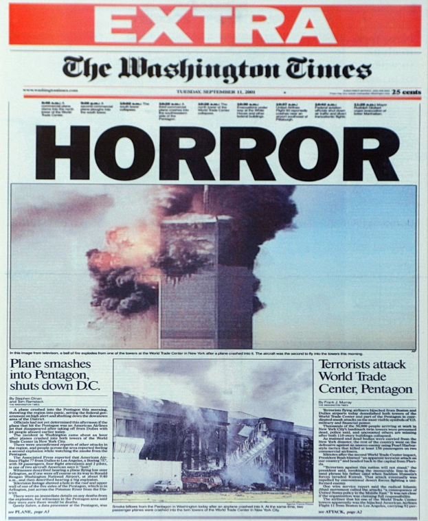 Ein Nachrichtenartikel mit Bildern von Gebäuden, Feuer, Rauch und Himmel sowie begleitendem Text.