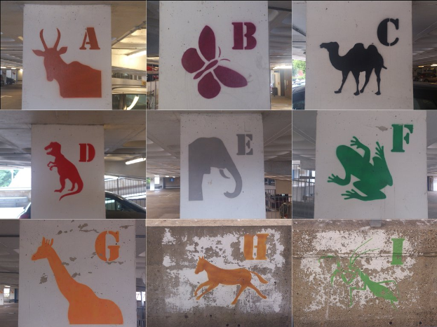 Ein Collage mit Säulen, Buchstaben, Fahrzeugen, Lichtern und Stangen.