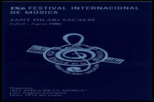Ein Plakat für das Ixé Festival Internacional de Música, das ein kreisförmiges Logo mit einem Musiknote inmitten eines Kranzes aus Blättern und Blumen zeigt, mit der Schrift 'International Music Festival' in fetter weißer Schrift auf einem tiefblauen Hintergrund mit funkelnden Sternen.