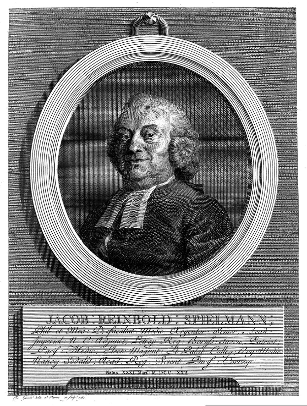 Schwarz-weißes Porträt von Jacob Reinbold Spielmann, einem deutschen Komponist und Pianisten, der ein weißes Hemd trägt und einen ernsten Gesichtsausdruck hat, mit deutschem Text unten.